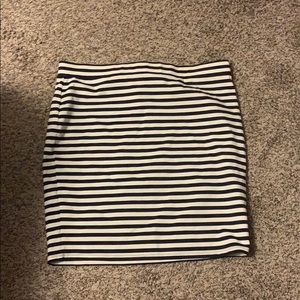 Old navy stretch pencil skirt